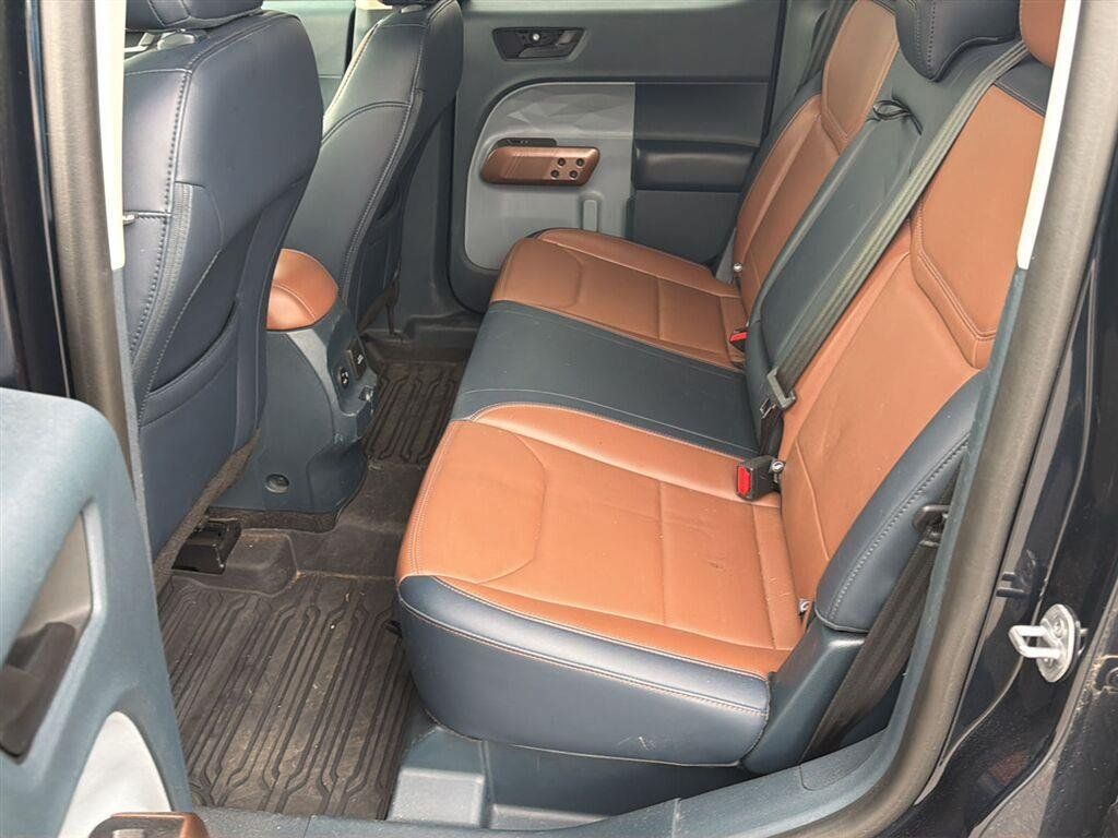 Used 2022 Ford Maverick Lariat w/ Lariat Luxury Package FWD image 4