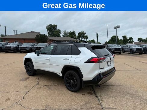 Used 2025 Toyota RAV4 XSE AWD/4WD image 3