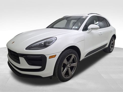 Used 2024 Porsche Macan image 5