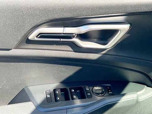 New 2026 Kia Sportage LX image 17