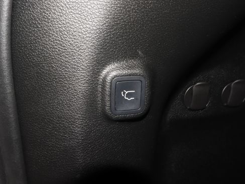 Used 2022 Jeep Cherokee Trailhawk w/ Technology Group B AWD/4WD image 20