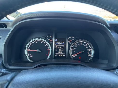 Used 2021 Toyota 4Runner TRD Off-Road Premium w/ Moonroof Package AWD/4WD image 20