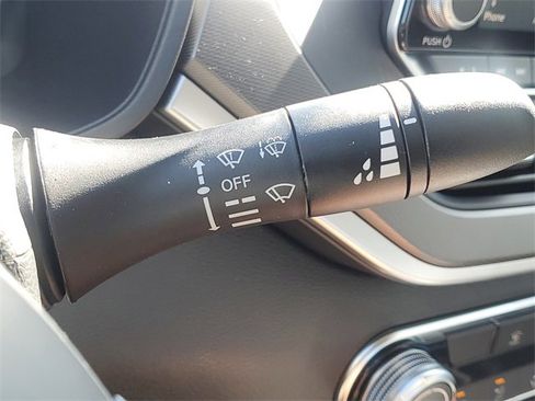 New 2025 Nissan Altima 2.5 SR image 11