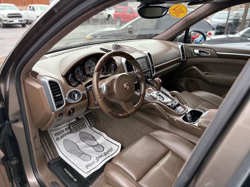 Used 2014 Porsche Cayenne GTS AWD/4WD image 12