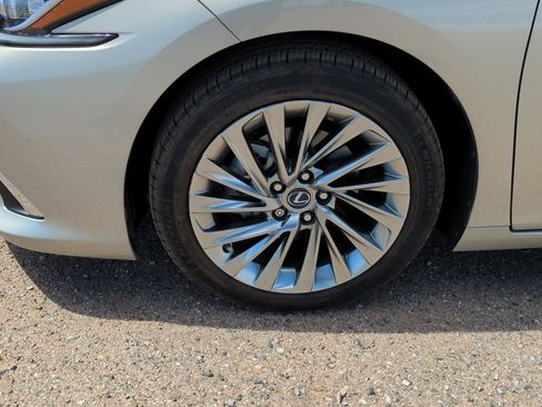 Used 2019 Lexus ES 350 w/ Accessory Package 2 FWD image 11