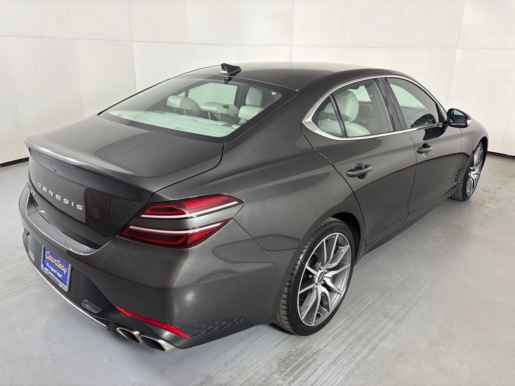 Used 2023 Genesis G70 2.0T RWD image 8