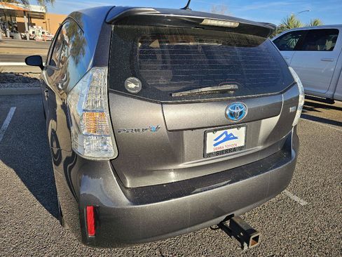Used 2014 Toyota Prius V Three image 10