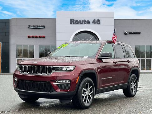 Used 2024 Jeep Grand Cherokee Limited image 2