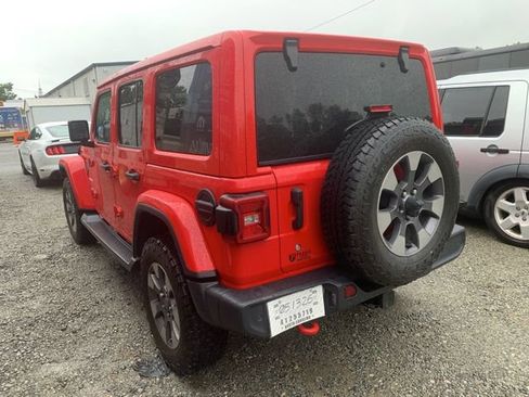 Used 2018 Jeep Wrangler Unlimited Sahara AWD/4WD image 5