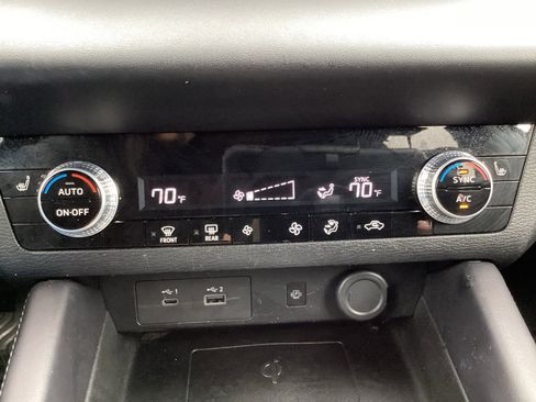 Used 2024 Mitsubishi Outlander SE Black Edition FWD image 24