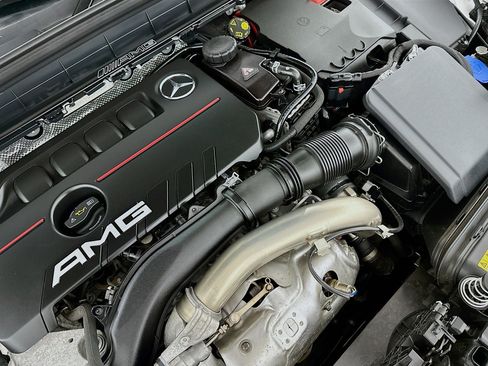 Used 2023 Mercedes-Benz GLB 35 AMG 4MATIC w/ Premium Package image 34