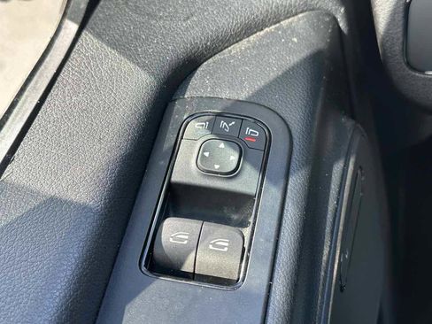 Used 2024 Mercedes-Benz Sprinter 2500 w/ Acoustic Package image 31