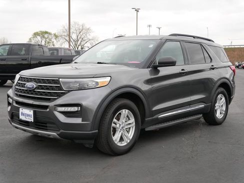Used 2020 Ford Explorer XLT w/ Equipment Group 202A AWD/4WD image 2