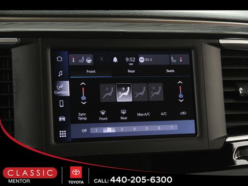 Used 2024 Chrysler Voyager LX image 11