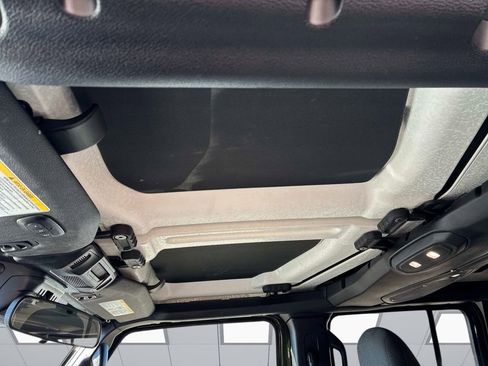 Used 2024 Jeep Wrangler Unlimited w/ Convenience Group image 22