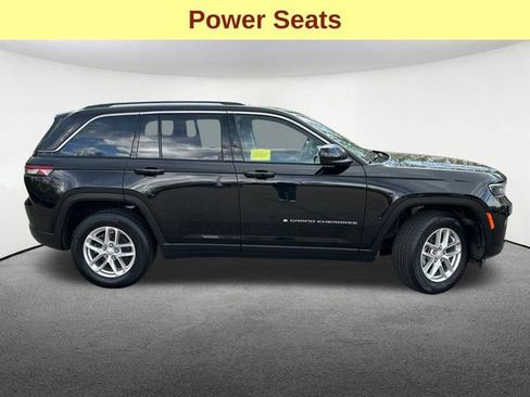 Used 2023 Jeep Grand Cherokee Laredo w/ Trailer Tow Prep Group (B) AWD/4WD image 11
