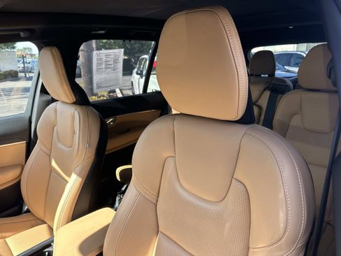 Certified 2023 Volvo XC90 T8 Ultimate image 19