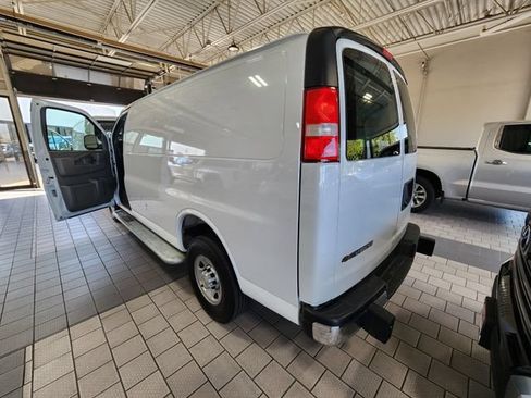 Used 2025 Chevrolet Express 2500 w/ Driver Convenience Package RWD image 6