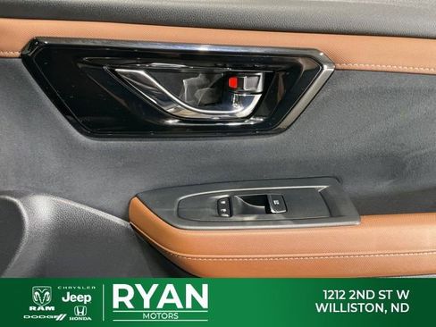 Used 2025 Subaru Forester Touring w/ Popular Package - Touring image 30