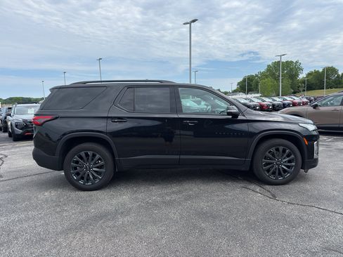 Used 2023 Chevrolet Traverse RS w/ LPO, Floor Liner Package AWD/4WD image 4