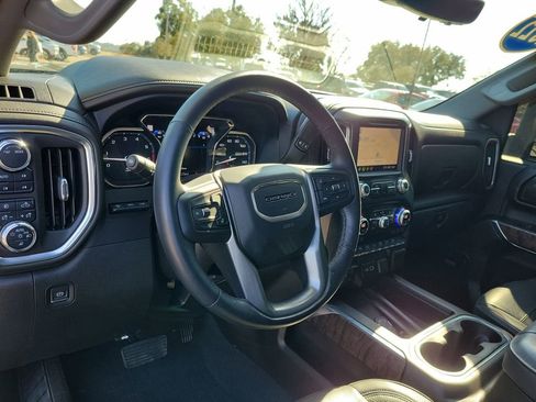 Used 2022 GMC Sierra 2500 Denali w/ Denali Ultimate Package image 16