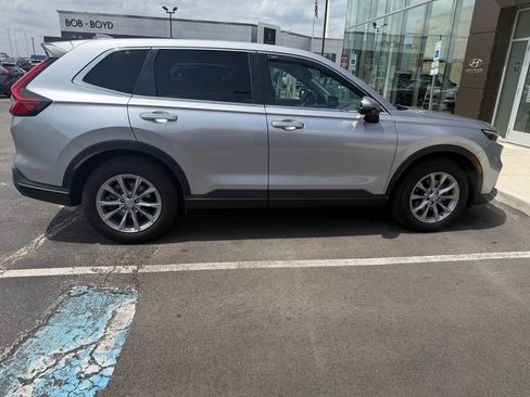 Used 2023 Honda CR-V EX-L image 2