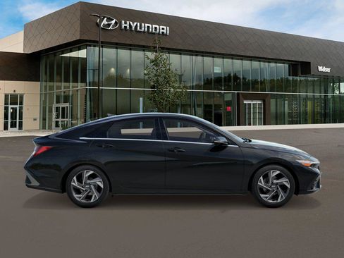 New 2026 Hyundai Elantra Limited image 8