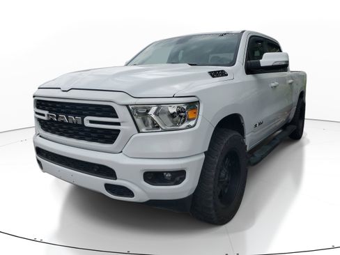 Used 2022 RAM 1500 Big Horn AWD/4WD image 3