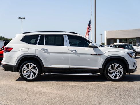Used 2021 Volkswagen Atlas SE w/ Panoramic Sunroof Package FWD image 9