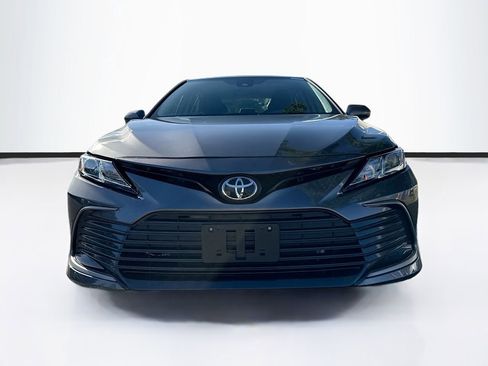 Used 2022 Toyota Camry LE image 2