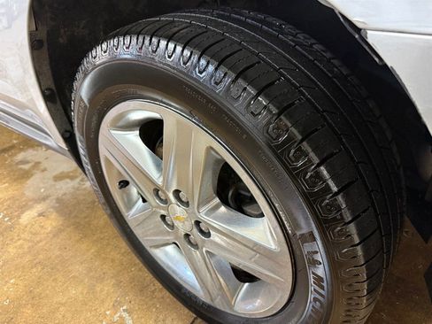 Used 2014 Chevrolet Equinox LTZ image 8