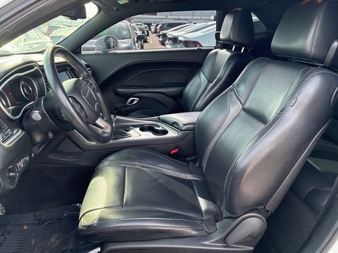 Used 2015 Dodge Challenger SXT Plus w/ Sound Group II image 10