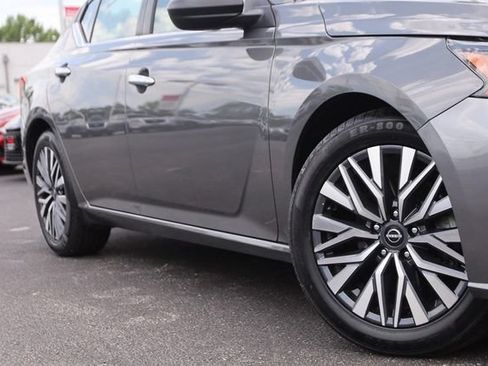 Certified 2025 Nissan Altima 2.5 SV FWD image 3