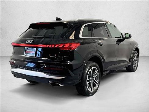 Used 2025 Audi Q5 Premium w/ 19" Wheel Package AWD/4WD image 5