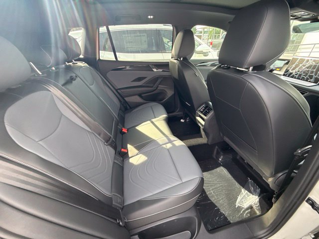 New 2026 Volkswagen Tiguan SE R-Line AWD/4WD image 11