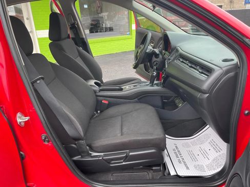 Used 2018 Honda HR-V LX image 15