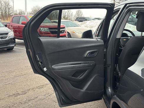 Used 2017 Chevrolet Trax LT image 28