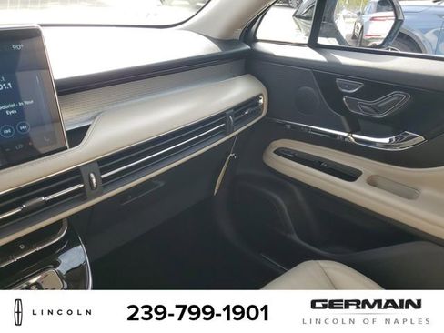 New 2026 Lincoln Corsair Premiere image 33