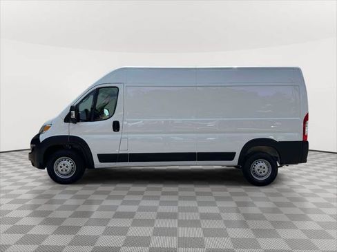 Used 2026 RAM ProMaster 2500 w/ Convenience Group FWD image 4