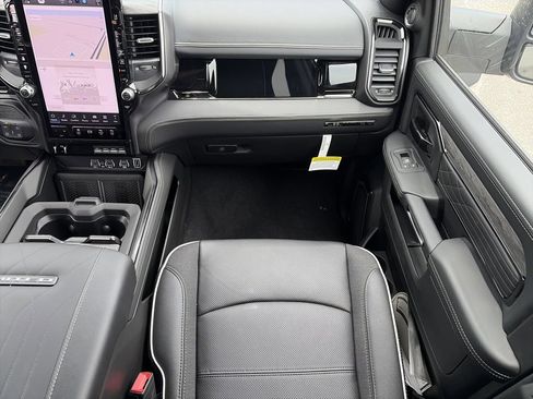 New 2026 RAM 2500 Limited AWD/4WD image 16