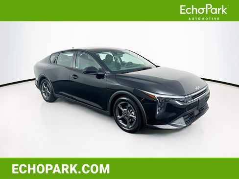 Used 2025 Kia K4 LXS image 1