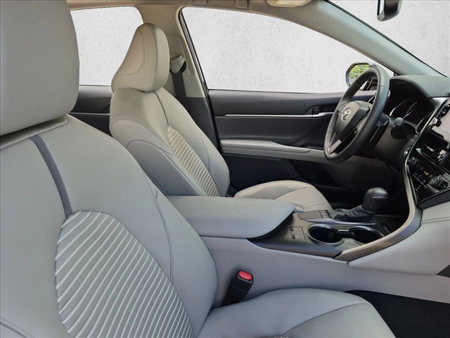 Used 2024 Toyota Camry SE w/ Cold Weather Package FWD image 21