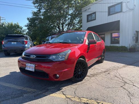 Used 2010 Ford Focus SES FWD image 1
