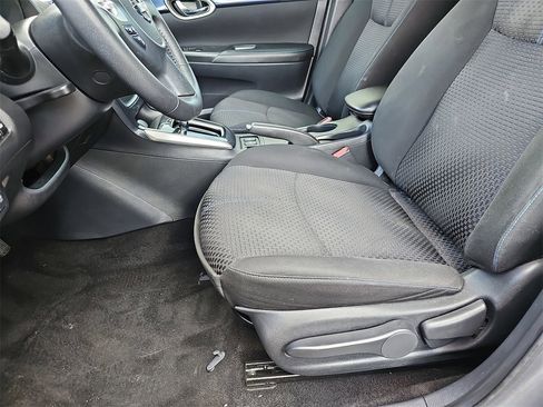 Used 2019 Nissan Sentra SR image 14