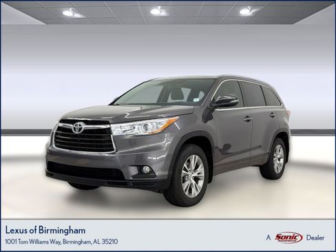 Used 2015 Toyota Highlander XLE AWD/4WD image 1