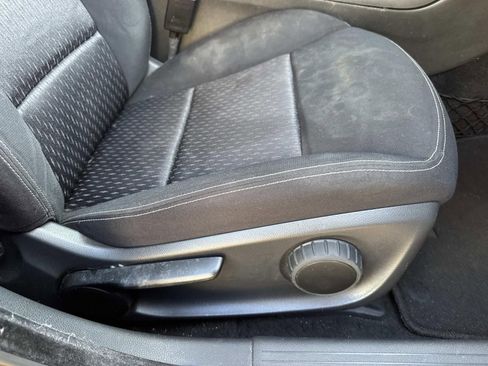 Used 2017 INFINITI QX30 image 13