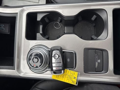 Used 2024 Ford Edge SEL w/ Convenience Package image 36