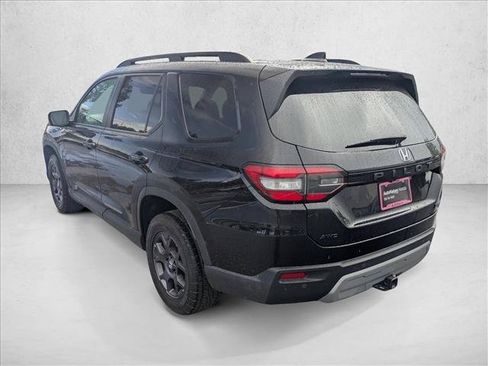 Certified 2025 Honda Pilot TrailSport image 7