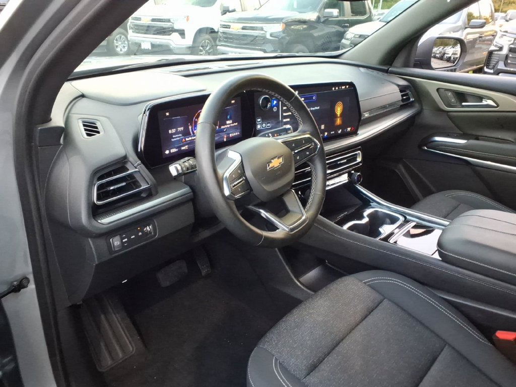 Used 2024 Chevrolet Traverse LT AWD/4WD image 11