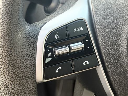 Used 2020 Kia Sorento LX FWD image 24